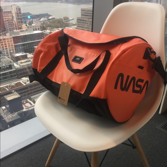 Vans X Space Voyager Grind Slate Travel Duffel Bag NWT Vans X Space Voyager Grind Slate Travel Duffel Bag NWT